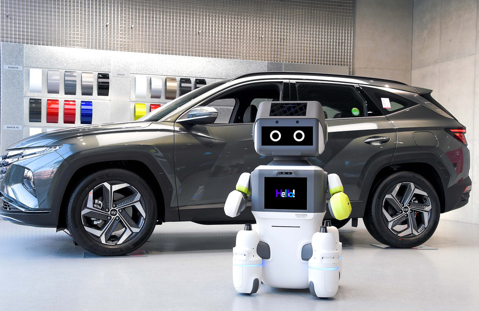현대자동차그룹이 인공지능 서비스 로봇 DAL-e를 공개했다. 출처:현대자동차그룹